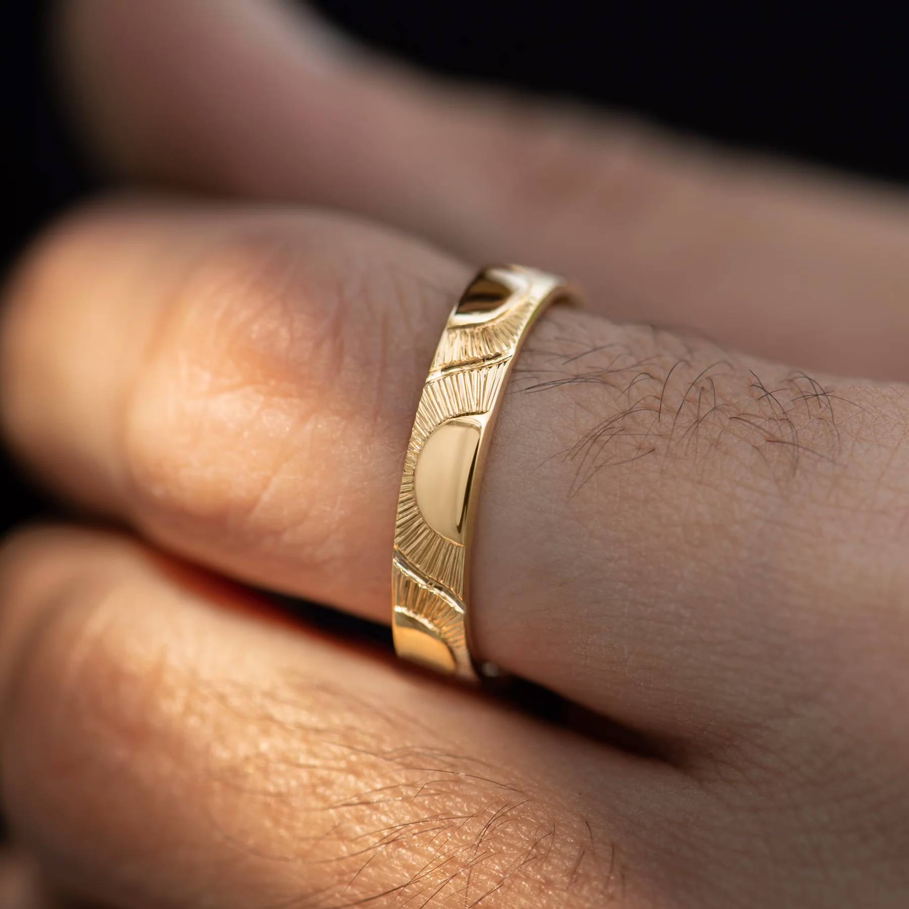 gravado de anillos andorra, joyería Gaudia